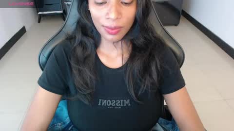 saara_ch1 online show from April 24, 7:49 pm