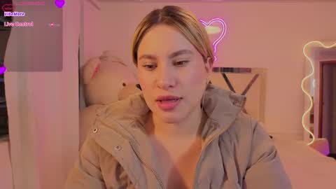 saaya_tay online show from February 4, 3:01 am