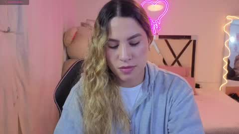 Snapshot of saaya_tay chatting on May 14, 3:24 am saaya_tay online show from May 14, 3:24 am