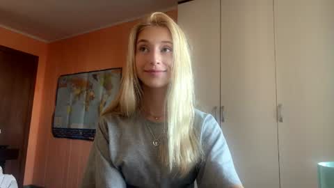 Snapshot of sabinamccrohan chatting on July 18, 4:11 pm Sabina online show from July 18, 4:11 pm