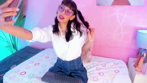 Snapshot of sabrina__smith chatting on January 15, 5:49 pm sabrina online show from January 15, 5:49 pm