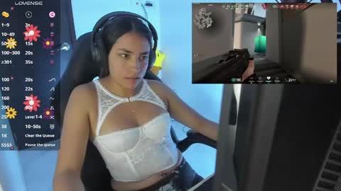 Snapshot of sabrina_chester_02 chatting on May 19, 1:56 am Angie online show from May 19, 1:56 am