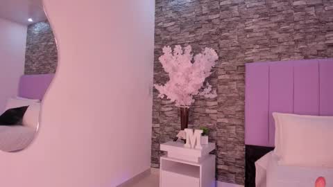 sabrina_f0xx online show from March 11, 6:25 pm