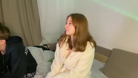 Snapshot of sabrinaanddaniel chatting on January 6, 2:48 am SabrinaDaniel online show from January 6, 2:48 am