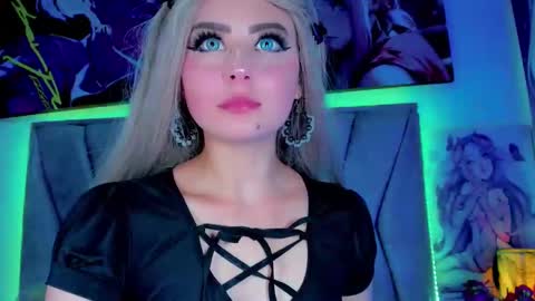 Snapshot of sabrinaexpositoxx chatting on December 22, 9:55 am SABRI online show from December 22, 9:55 am