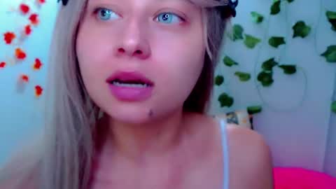 Snapshot of sabrinaexpositoxx chatting on February 26, 6:26 am SABRI online show from February 26, 6:26 am