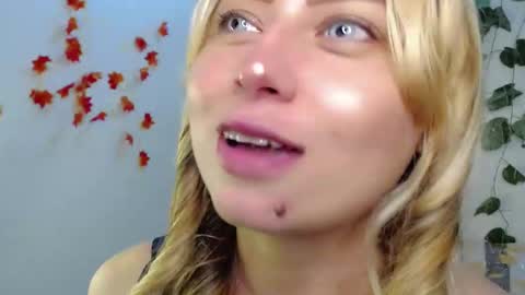 Snapshot of sabrinaexpositoxx chatting on March 6, 10:09 am SABRI online show from March 6, 10:09 am