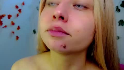 Snapshot of sabrinaexpositoxx chatting on March 8, 4:45 am SABRI online show from March 8, 4:45 am