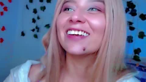 Snapshot of sabrinaexpositoxx chatting on March 9, 7:45 am SABRI online show from March 9, 7:45 am