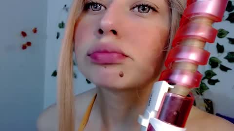 Snapshot of sabrinaexpositoxx chatting on September 9, 11:59 pm SABRI online show from September 9, 11:59 pm