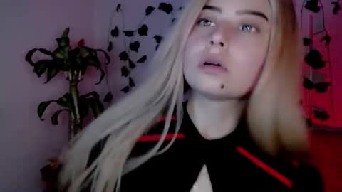 Snapshot of sabrinaexpositoxx chatting on September 13, 11:48 pm SABRI online show from September 13, 11:48 pm