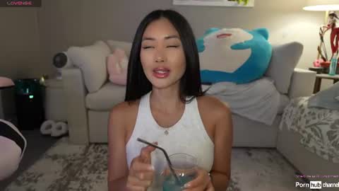 Snapshot of sabrinasarcade chatting on June 19, 7:17 pm Sabrina online show from June 19, 7:17 pm