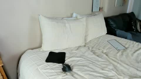 Snapshot of sabrinasshowscom chatting on December 9, 7:50 pm SabrinasShows online show from December 9, 7:50 pm