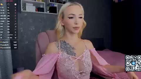 Snapshot of sabrinkaa chatting on June 27, 11:32 pm Sabi Ryder new acc online show from June 27, 11:32 pm
