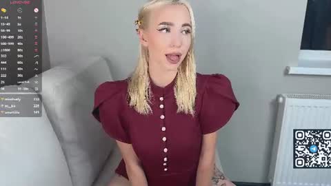 Snapshot of sabrinkaa chatting on July 20, 10:45 pm Sabi Ryder new acc online show from July 20, 10:45 pm