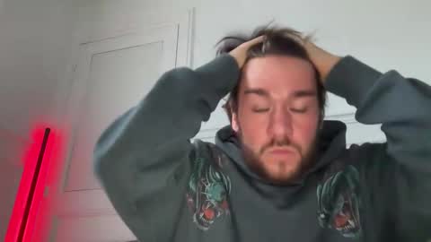 Snapshot of sacha555paris chatting on February 15, 4:25 pm Sachaa online show from February 15, 4:25 pm