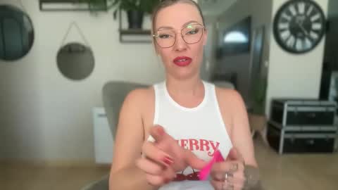 sacha__xx online show from April 16, 11:22 am