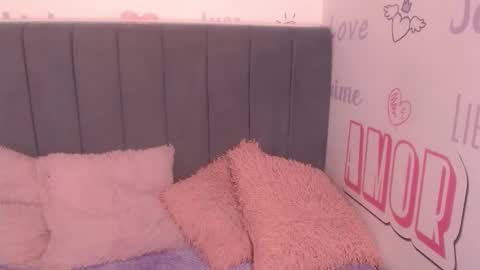Snapshot of sachabratzx chatting on February 3, 12:54 pm Sacha online show from February 3, 12:54 pm