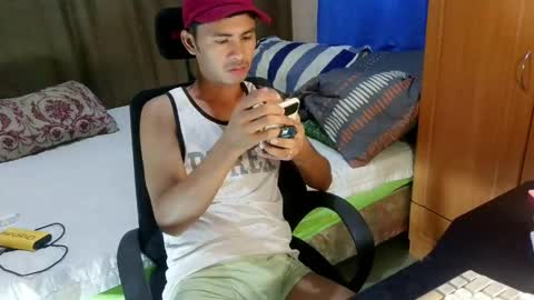 Snapshot of sachu01 chatting on May 10, 11:59 am Sachu01 online show from May 10, 11:59 am