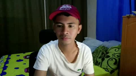 Snapshot of sachu01 chatting on May 18, 9:04 am Sachu01 online show from May 18, 9:04 am