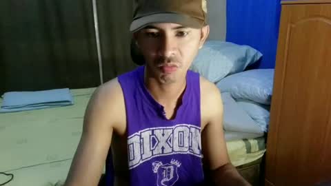 Snapshot of sachu01 chatting on May 22, 9:04 am Sachu01 online show from May 22, 9:04 am