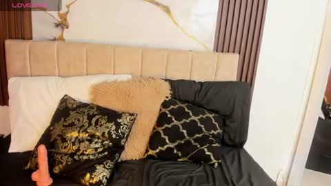 Snapshot of sacrlet_fox75 chatting on July 16, 6:47 pm scarlet fox75 online show from July 16, 6:47 pm