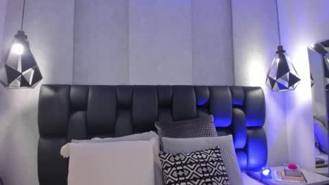 Snapshot of sadiefoster chatting on September 30, 1:05 pm Sadie online show from September 30, 1:05 pm