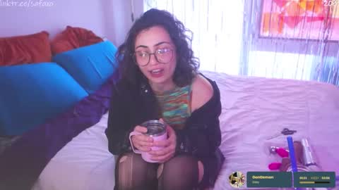 Snapshot of safaeri chatting on April 24, 10:01 pm Safa online show from April 24, 10:01 pm