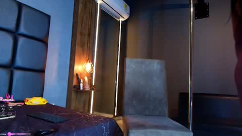 SARA online show from November 12, 1:33 pm