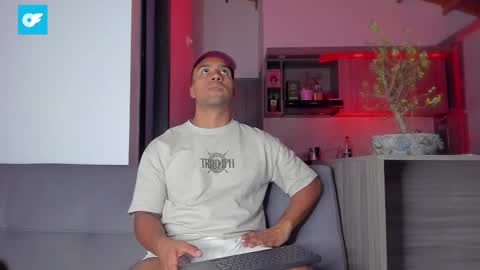 Snapshot of sag_1998 chatting on February 9, 7:38 am Sag online show from February 9, 7:38 am