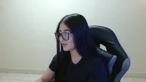 Snapshot of sahaliefox_ chatting on April 28, 2:33 pm Sahaliefox online show from April 28, 2:33 pm