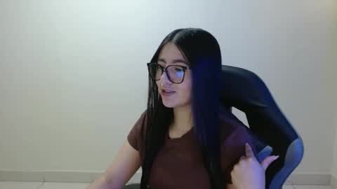 Snapshot of sahaliefox_ chatting on May 3, 2:12 pm Sahaliefox online show from May 3, 2:12 pm