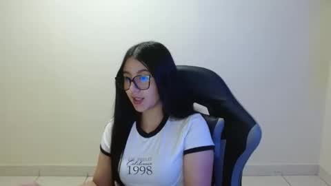 Snapshot of sahaliefox_ chatting on May 13, 11:33 pm Sahaliefox online show from May 13, 11:33 pm