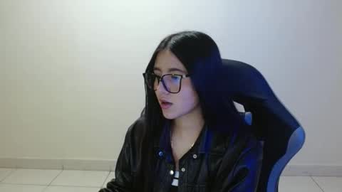 Snapshot of sahaliefox_ chatting on June 1, 9:05 pm Sahaliefox online show from June 1, 9:05 pm
