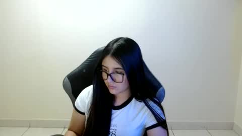 Snapshot of sahaliefox_ chatting on June 12, 9:46 pm Sahaliefox online show from June 12, 9:46 pm