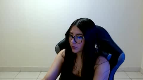 Snapshot of sahaliefox_ chatting on June 13, 6:50 pm Sahaliefox online show from June 13, 6:50 pm