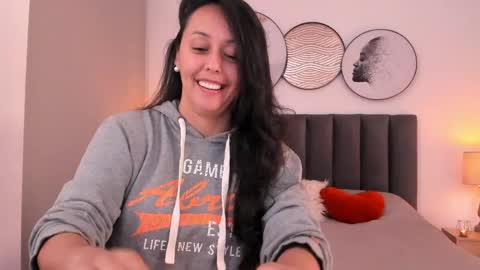 Snapshot of saharagarcia chatting on May 14, 9:32 pm Sahara Garcia online show from May 14, 9:32 pm