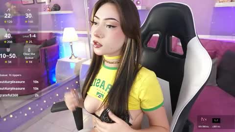 Snapshot of saharakramer chatting on April 16, 7:36 pm saharakramer online show from April 16, 7:36 pm