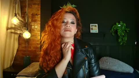 Snapshot of sahra_tayl0r_ chatting on April 24, 2:08 pm SARA online show from April 24, 2:08 pm