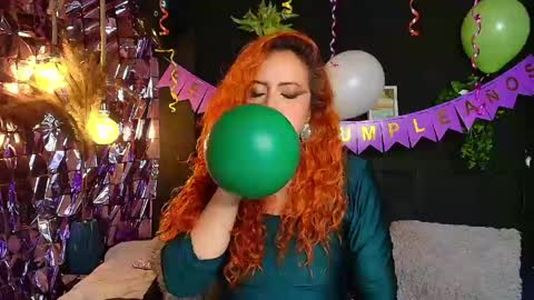 Snapshot of sahra_tayl0r_ chatting on April 30, 5:19 pm SARA online show from April 30, 5:19 pm