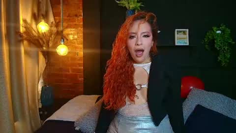 Snapshot of sahra_tayl0r_ chatting on May 4, 2:46 pm SARA online show from May 4, 2:46 pm