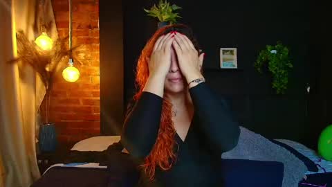 Snapshot of sahra_tayl0r_ chatting on May 21, 11:39 am SARA online show from May 21, 11:39 am