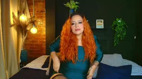 Snapshot of sahra_tayl0r_ chatting on June 4, 2:34 pm SARA online show from June 4, 2:34 pm
