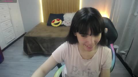 Snapshot of sailor_moon07 chatting on May 31, 4:20 am sailor online show from May 31, 4:20 am