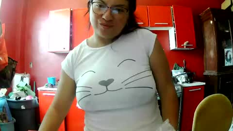 Snapshot of sailor_ruby7 chatting on April 25, 7:22 pm ruby chocoholic cakeholic coffeeholic cookieholic online show from April 25, 7:22 pm