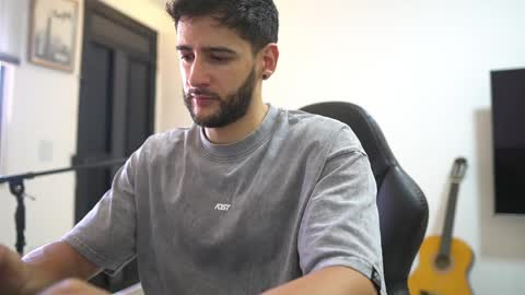 saimon  online show from April 12, 4:34 pm