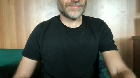 Snapshot of saint009 chatting on June 24, 10:47 am saint009 online show from June 24, 10:47 am