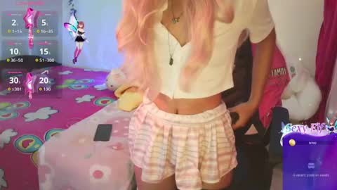 Snapshot of saki_nyan chatting on May 18, 11:49 am Saki online show from May 18, 11:49 am