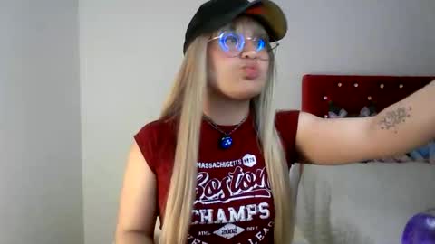 Saku online show from November 18, 10:47 pm