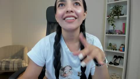 Snapshot of sakura_harper chatting on June 5, 6:20 am Sakura Harper online show from June 5, 6:20 am